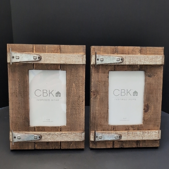 NWT,Set Of 2 CBK Designs Wooden Frames With Hinged Design. - Picture 1 of 9